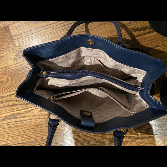 Michael Kors Hamilton Leather Tote - Picture 4 of 13